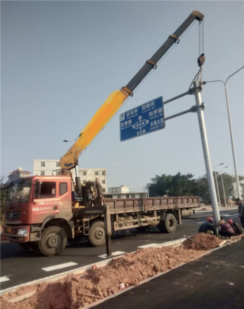 独山县设备吊装租赁吊车要用多大吊车